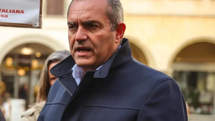 LUIGI DE MAGISTRIS